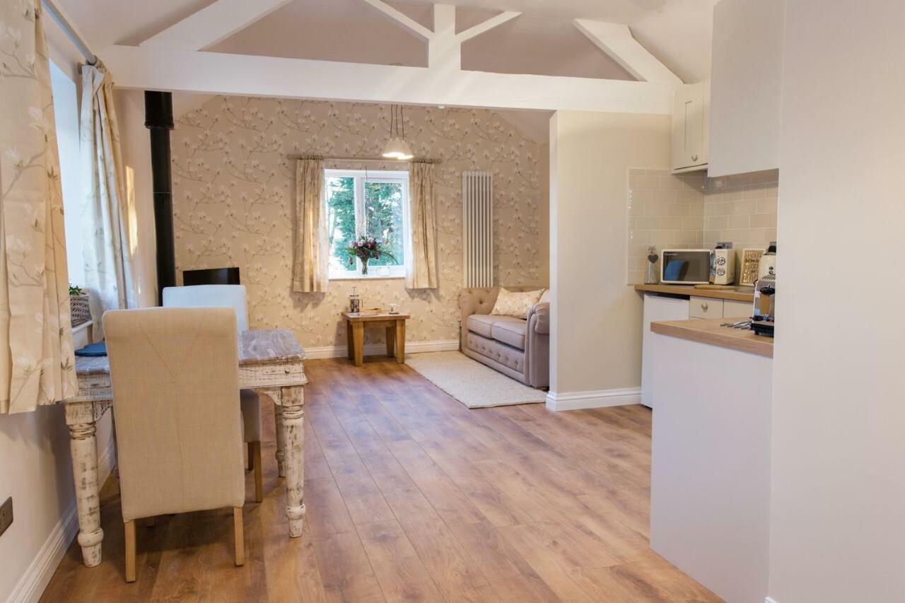 Thrush Nest Cottages - Wren Cottage Sleeps 4, 2 Bedrooms & Stable Cottage Sleeps 2, 1 Bedroom York Kültér fotó