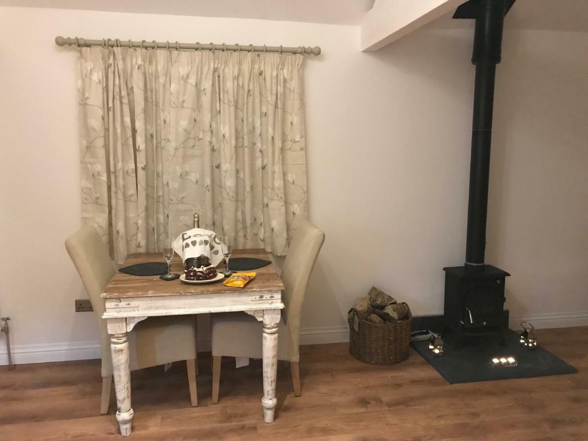 Thrush Nest Cottages - Wren Cottage Sleeps 4, 2 Bedrooms & Stable Cottage Sleeps 2, 1 Bedroom York Kültér fotó