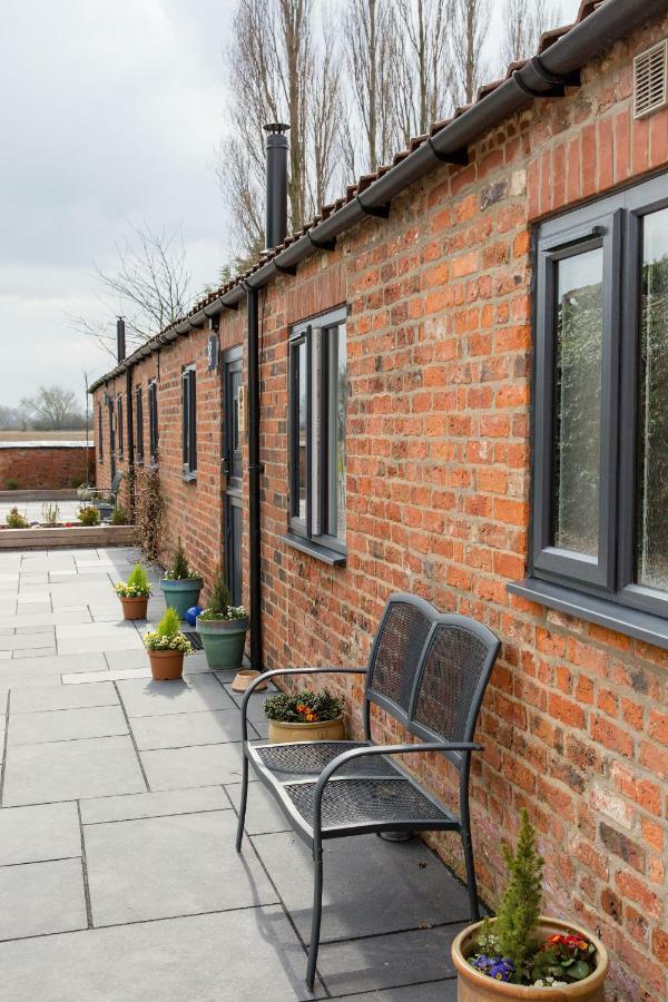Thrush Nest Cottages - Wren Cottage Sleeps 4, 2 Bedrooms & Stable Cottage Sleeps 2, 1 Bedroom York Kültér fotó